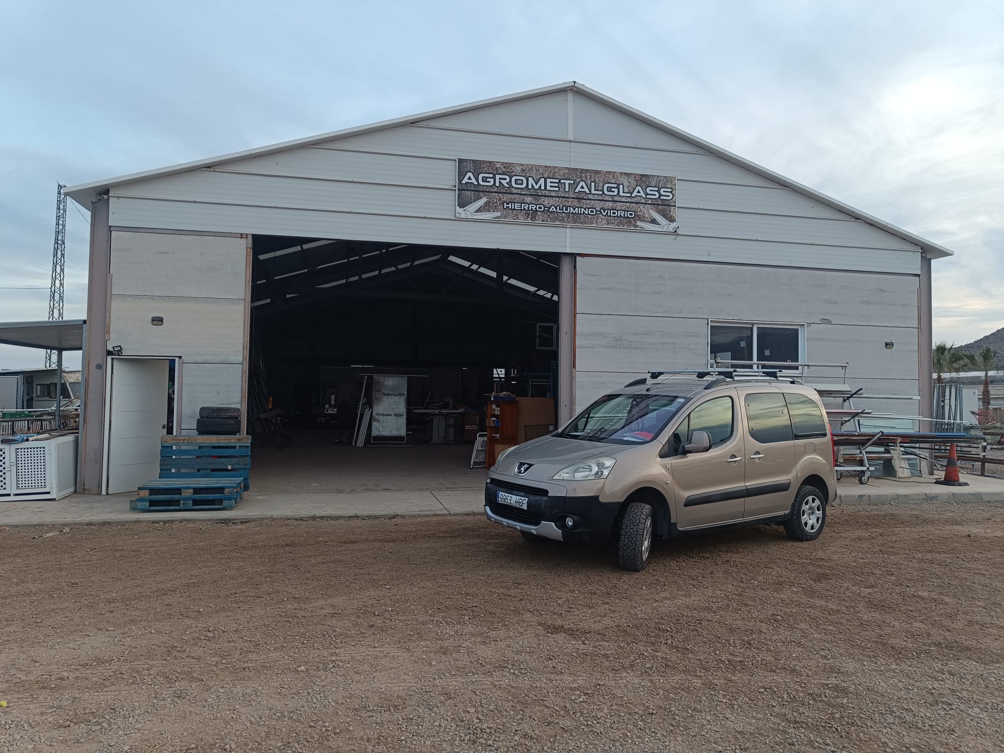 Carpintería de aluminio, vidrio y hierro en Murcia y Almería